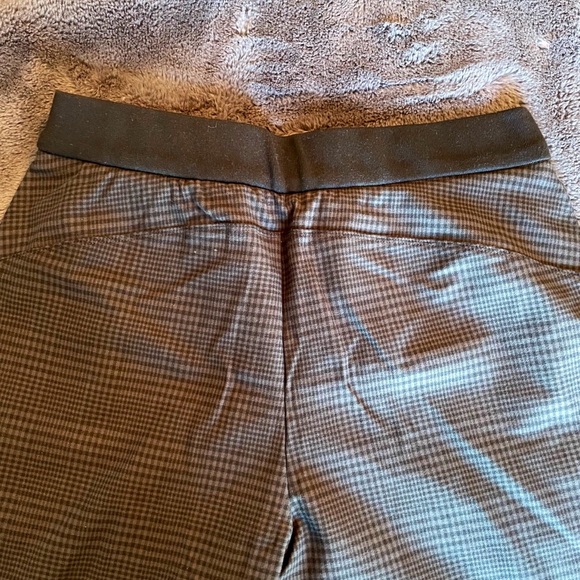 Sweaty Betty Weekend Trousers - cropped casual pants - Picture 3 of 4